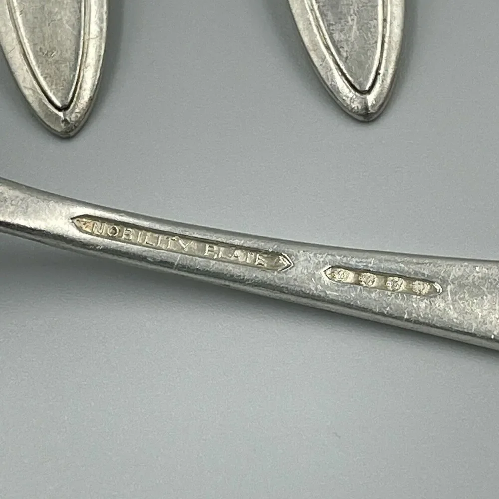 5 Nobility Plate REVERIE Oneida 6 1/4 in Vintage Salad Dessert Forks Replacement